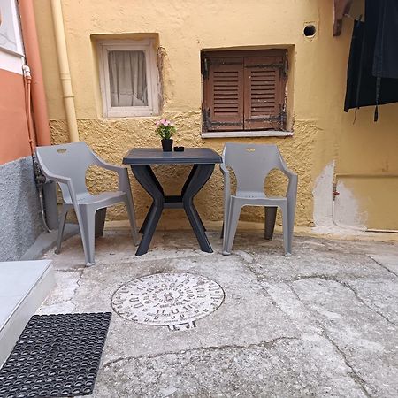 Newly Renovated Apartment Next To The Port Mantouki Zewnętrze zdjęcie